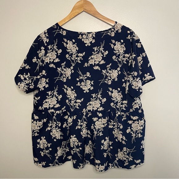 Blue Floral Short Sleeved Blouse - Picture 4 of 7